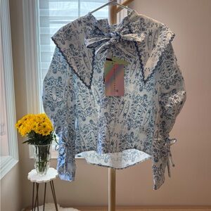 Brand New! Sweet Vintage-Chic Blouse with Oversized Collar